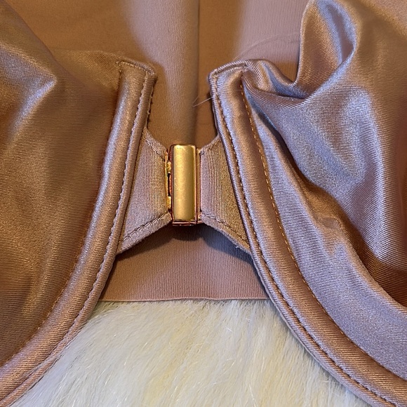 Soma Vanishing 360 Bra - Brand New with tags 38DD light tan Color #205 - Picture 5 of 7